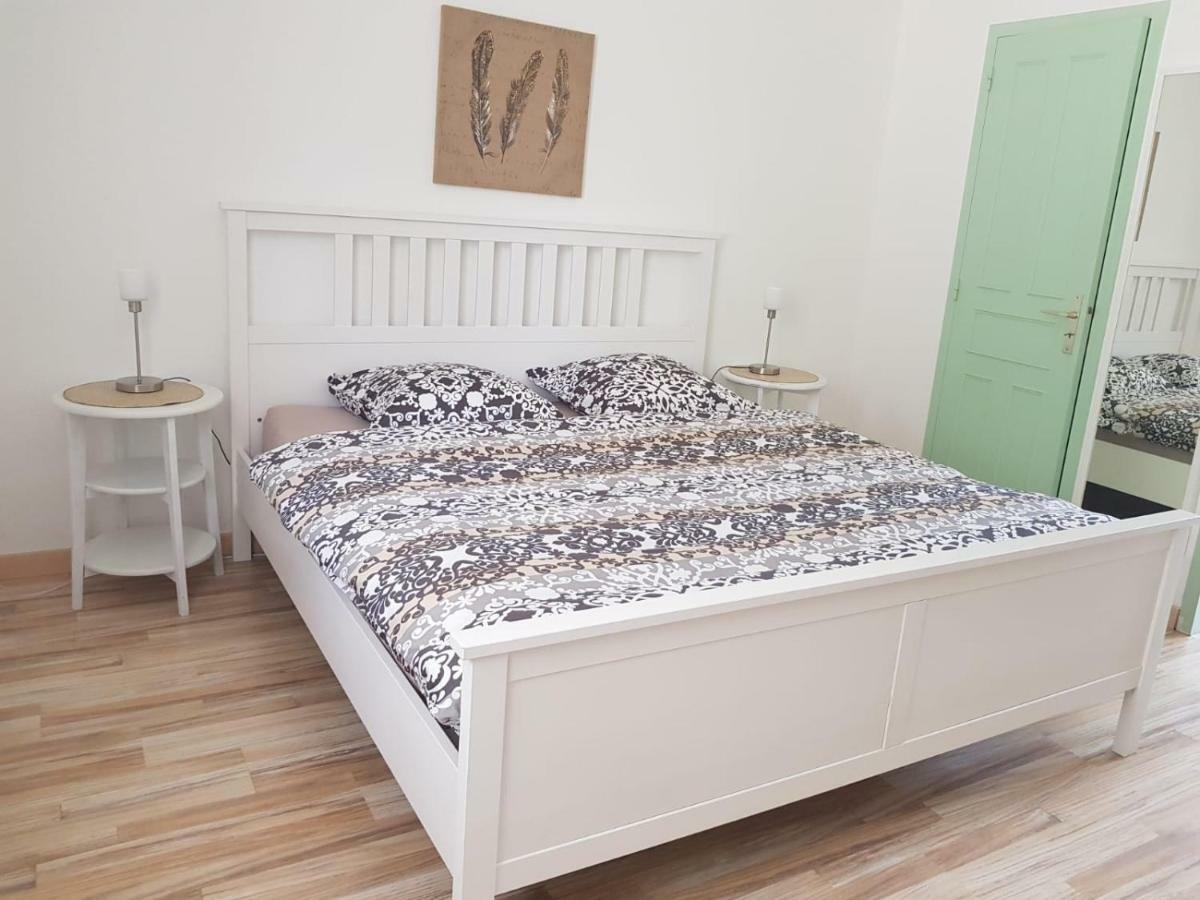 Le Venay Bed & Breakfast Frontenaud Luaran gambar