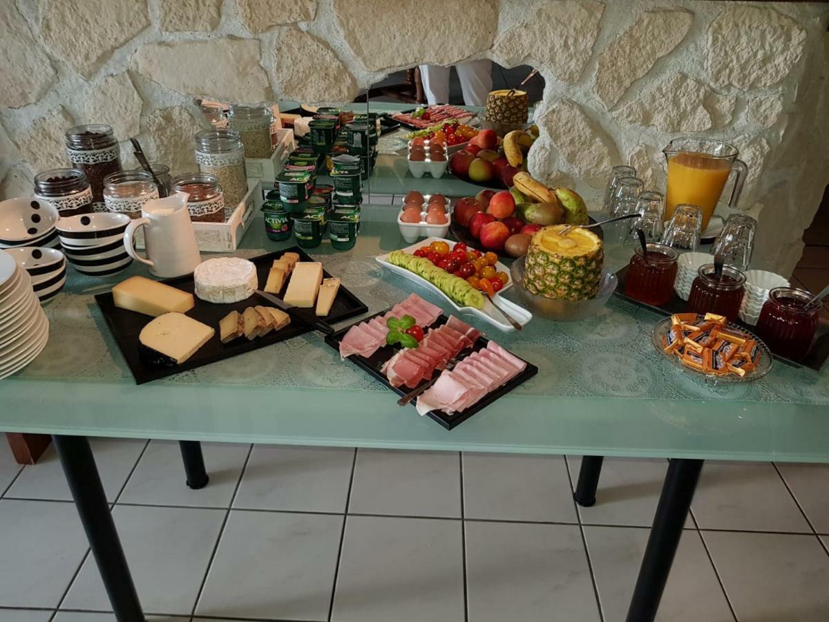 Le Venay Bed & Breakfast Frontenaud Luaran gambar